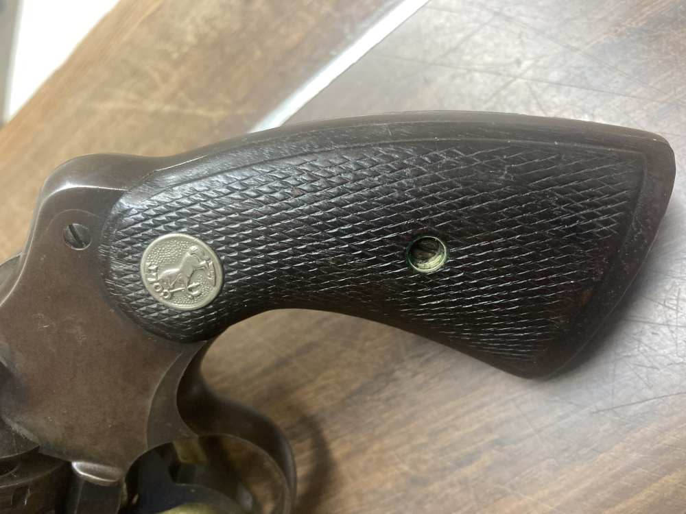 Colt Official Police .38spl heavy barrel Pre War 1943 -img-1