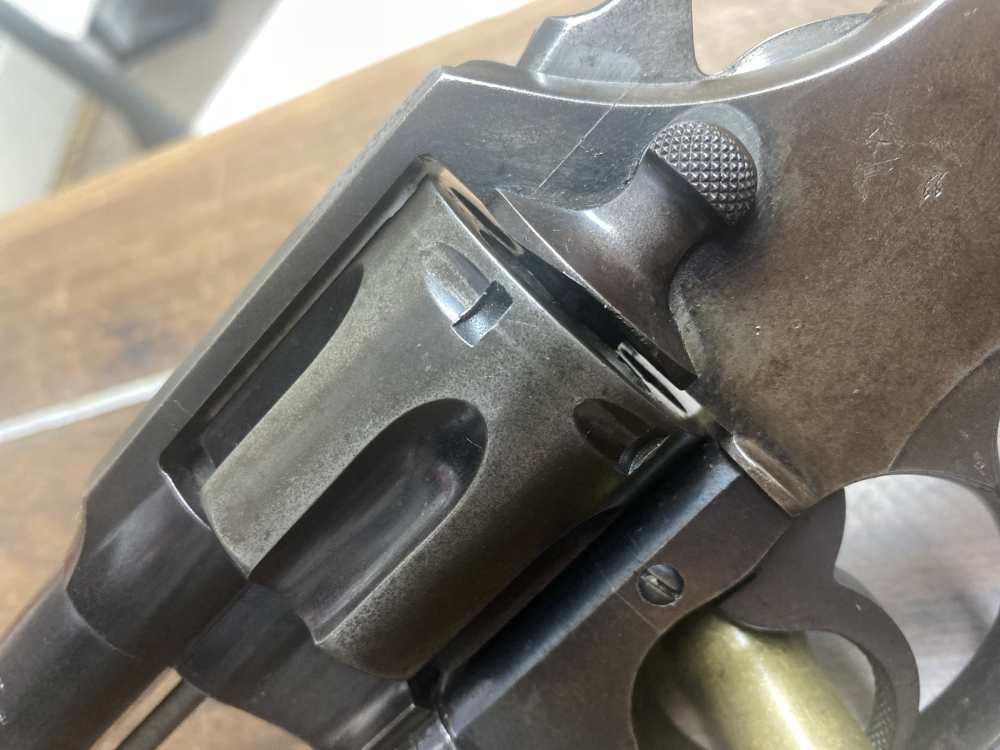 Colt Official Police .38spl heavy barrel Pre War 1943 -img-4