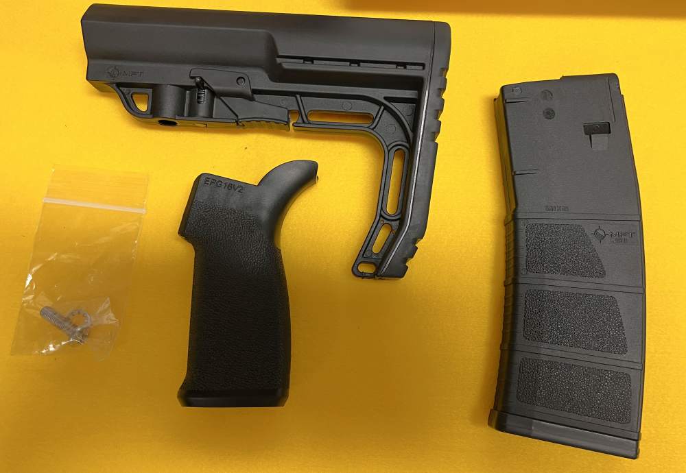 LNIB Patriot Ordnance Factory P-415 Edge 5.56 Rifle + $300 Accessories ODG -img-54