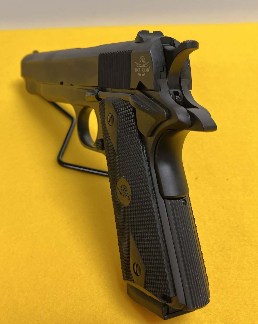 New Rock Island Armory 1911 A1 Full size Pistol 45acp Handgun m1911 RIA-img-7