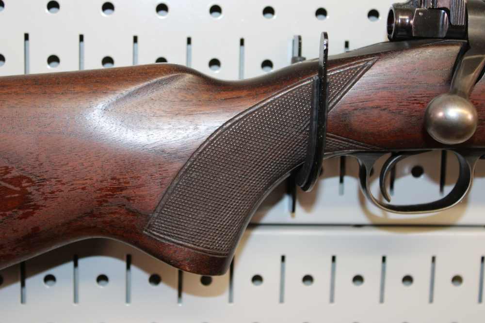 Winchester Model 70 (Pre-64) - 220 Swift - 1951 - Completely Original-img-7