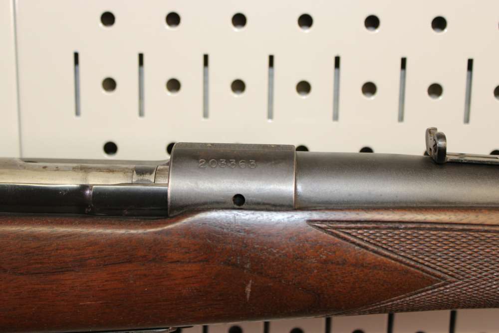 Winchester Model 70 (Pre-64) - 220 Swift - 1951 - Completely Original-img-17