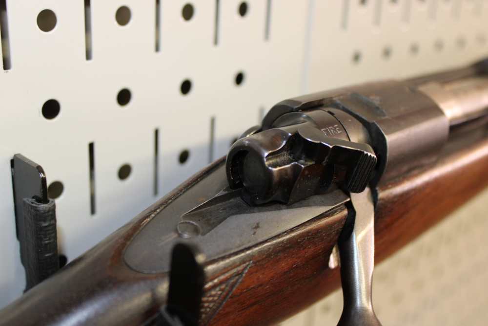Winchester Model 70 (Pre-64) - 220 Swift - 1951 - Completely Original-img-35