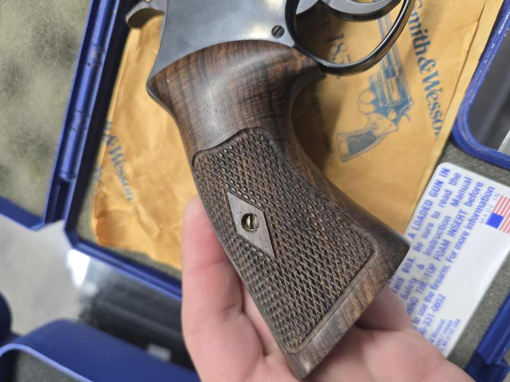 SMITH AND WESSON 57 MOUNTAIN GUN 41 REM MAG-img-5