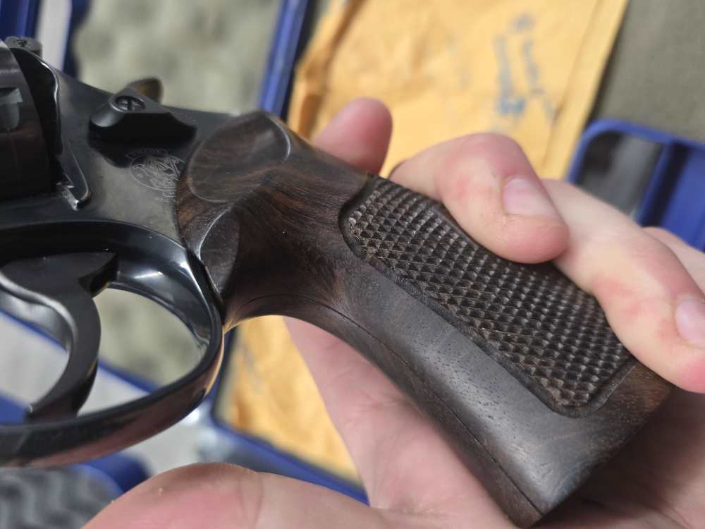 SMITH AND WESSON 57 MOUNTAIN GUN 41 REM MAG-img-7