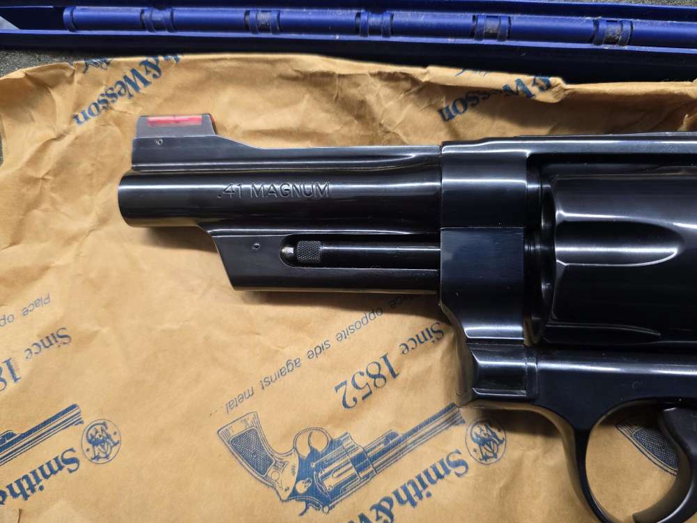 SMITH AND WESSON 57 MOUNTAIN GUN 41 REM MAG-img-2