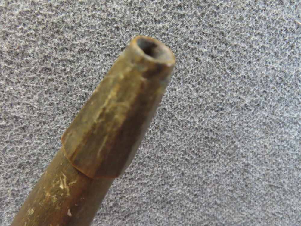2-ANTIQUE POWDER HORNS, RIFLE AND PISTOL SIZE WITH WOODEN ENDS-img-3