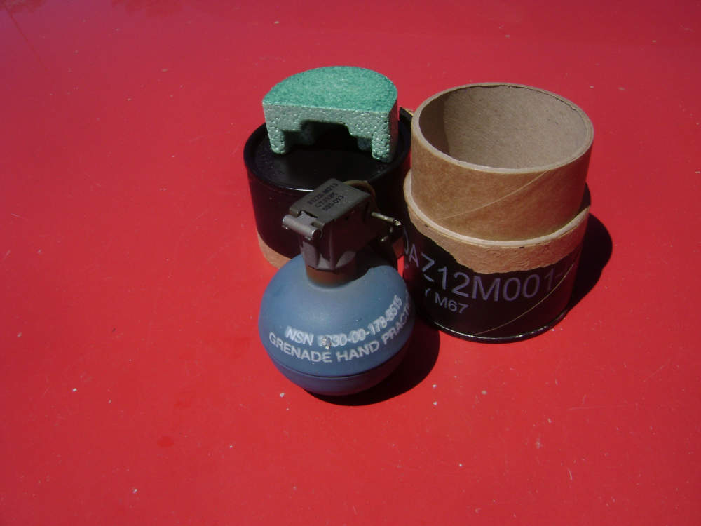 M69 Practice Grenade with M67 Shipping Container Inert.-img-1