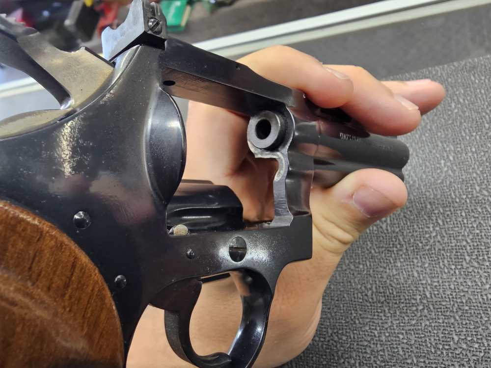 Colt diamondback 22lr 4inch -img-9