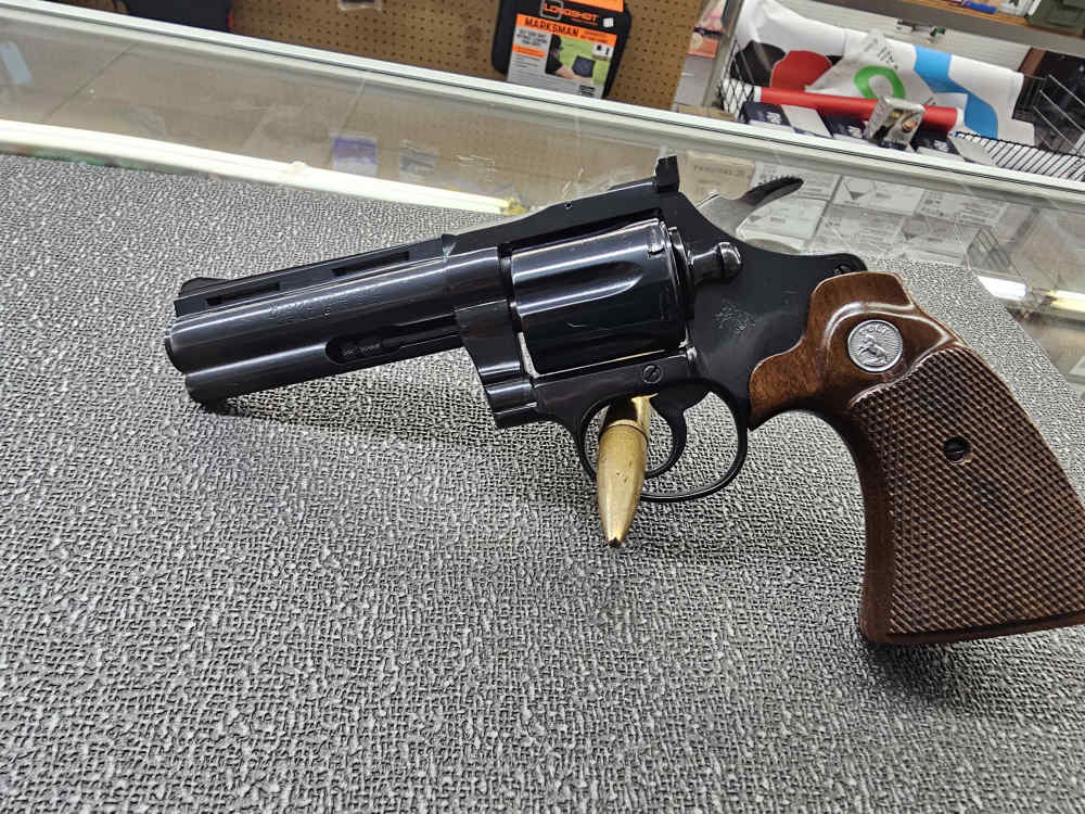 Colt diamondback 22lr 4inch -img-6