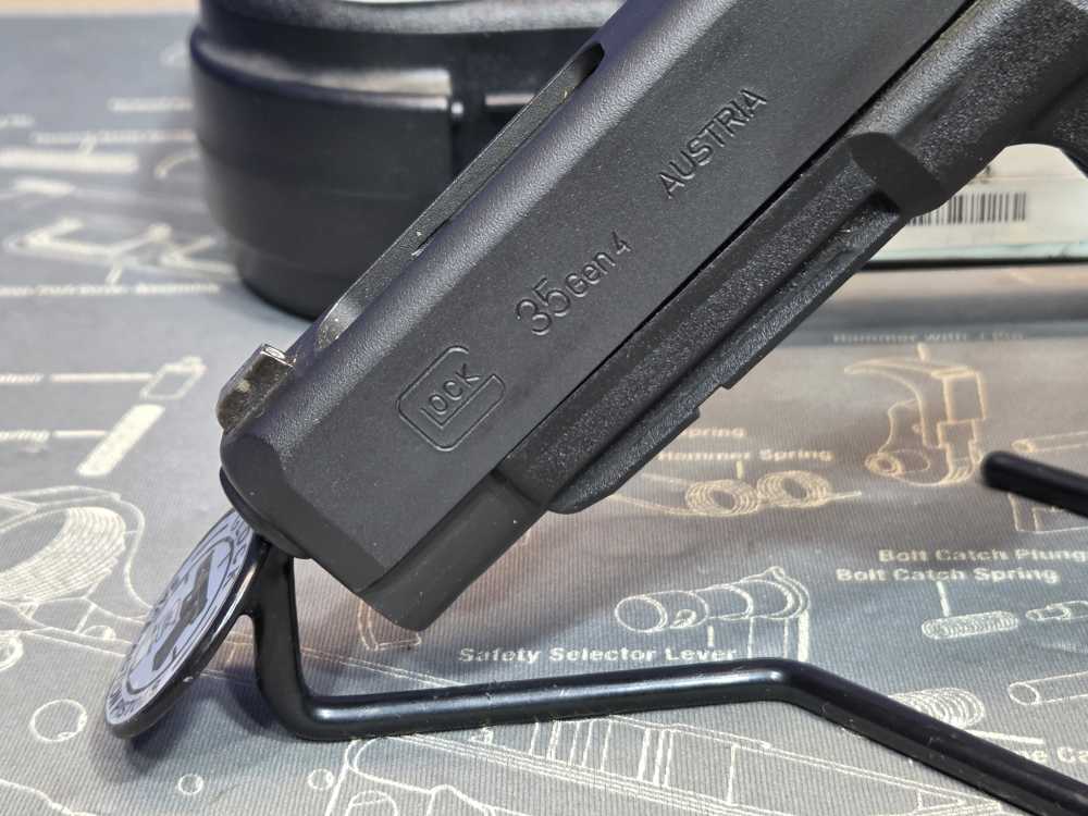 Penny Auction! Glock 35 Gen 4 .40 S&W Semi-Automatic Pistol 5.31" Barrel-img-1