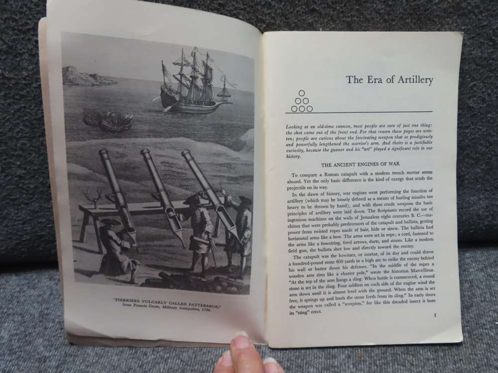 2 BOOKS-ARTILLERY THROUGH THE AGES, GUN CARRIAGES AN AIDE MEMOIRE-img-5