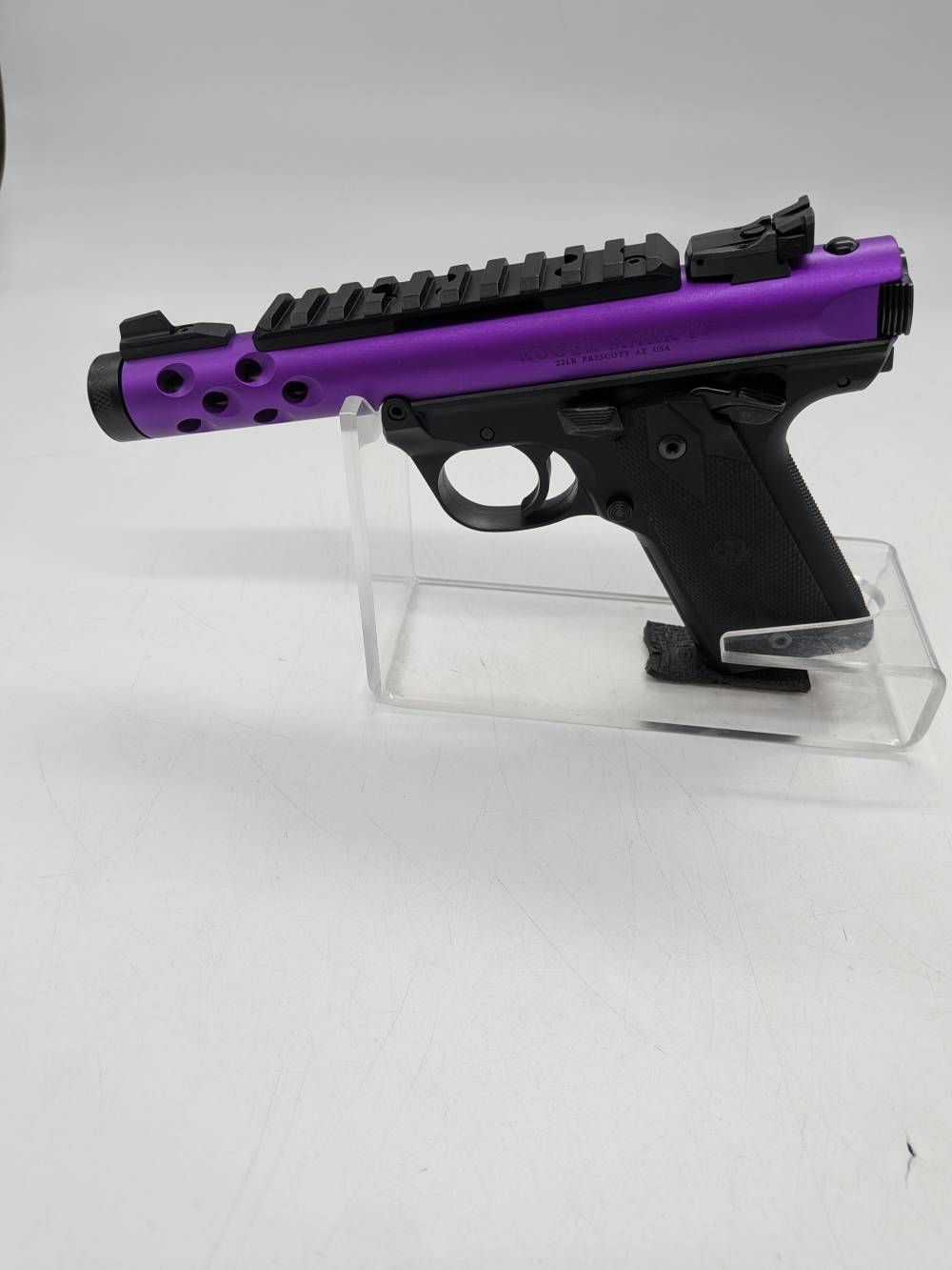 Shoot like royality with the Ruger Mark IV Lite 43915-img-1