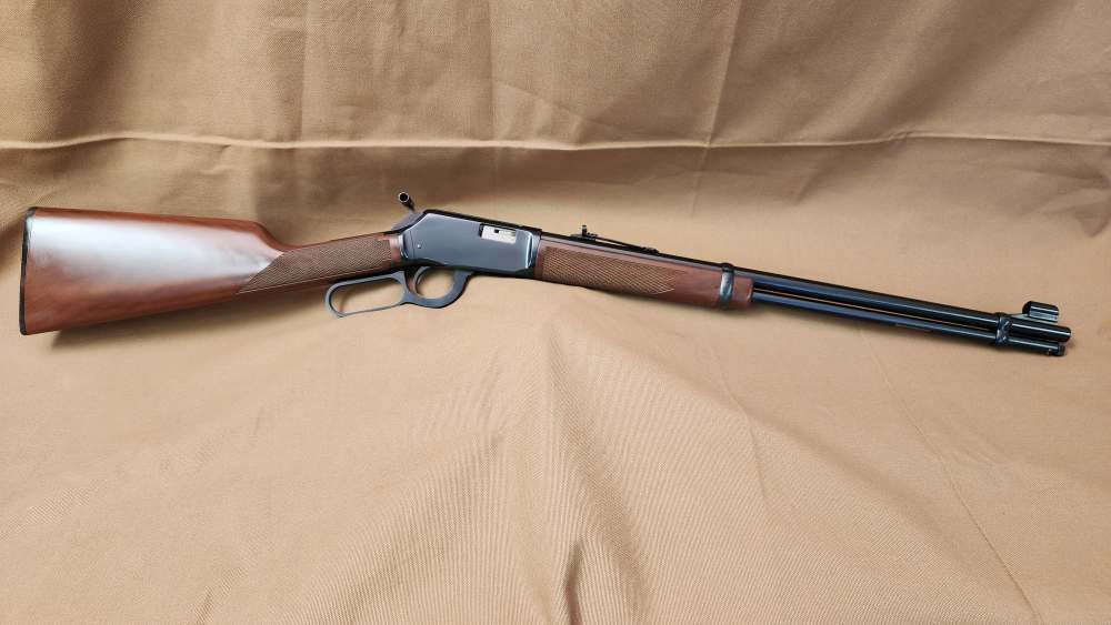 Winchester 9422M 22WMR Rifle excellent condition-img-0
