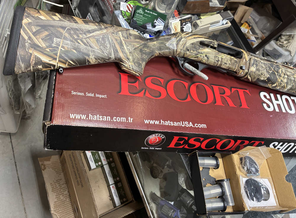 Escort PS by Hatsan 12ga 28" Max5 camo semi auto New(no card fees)-img-1