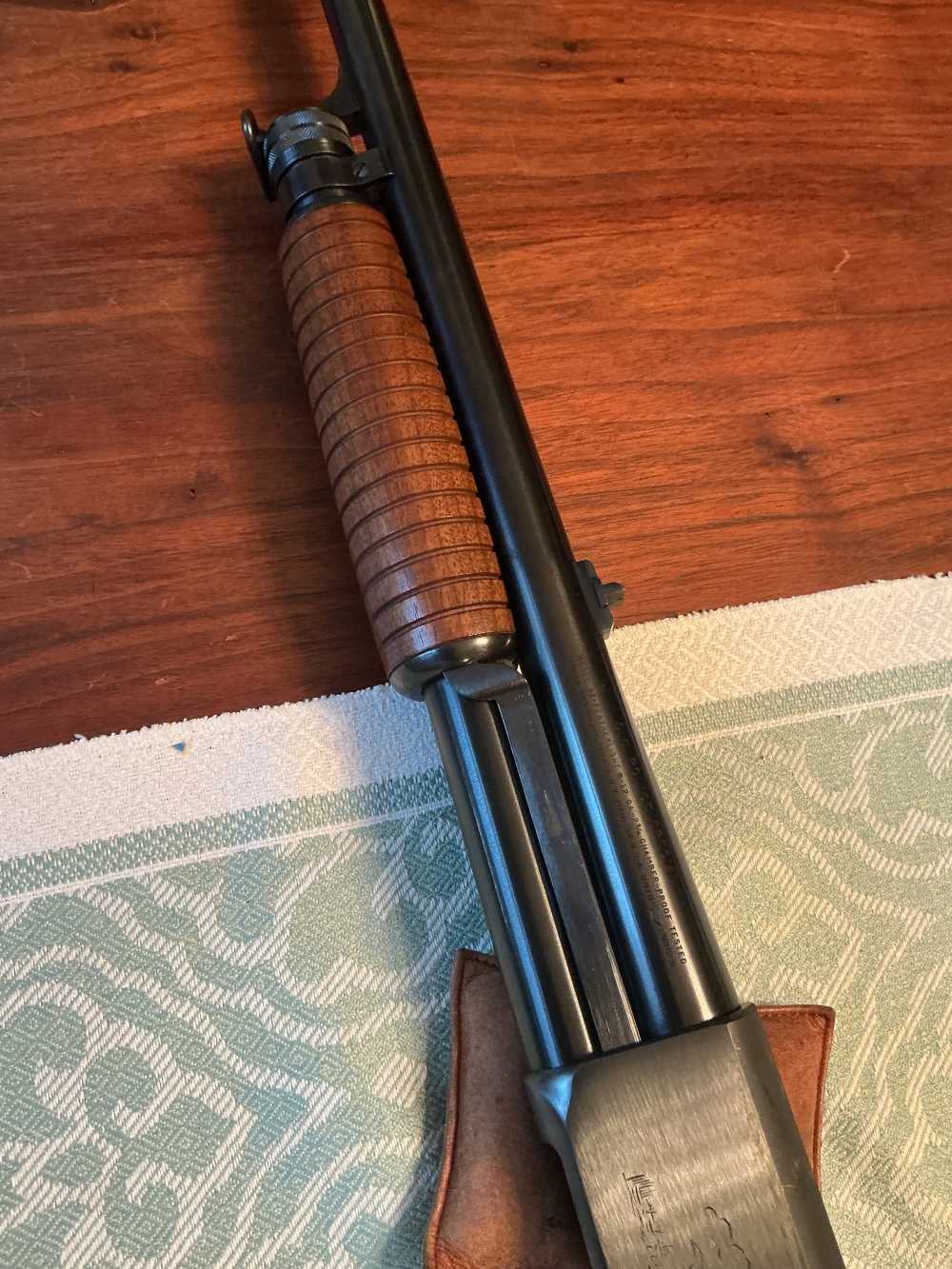 Ithaca M37 .12 Ga Shotgun “1946 WW2 Trench S/N983573” D.S. Police Assembly -img-4