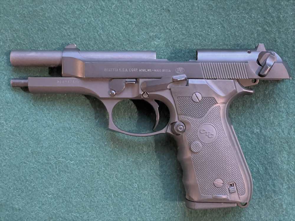 Beretta 92FS 9mm w/Crimson Trace Laser grips, 2 mags, OE case, exc. cond.-img-9
