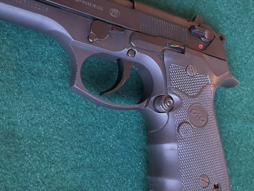 Beretta 92FS 9mm w/Crimson Trace Laser grips, 2 mags, OE case, exc. cond.-img-6