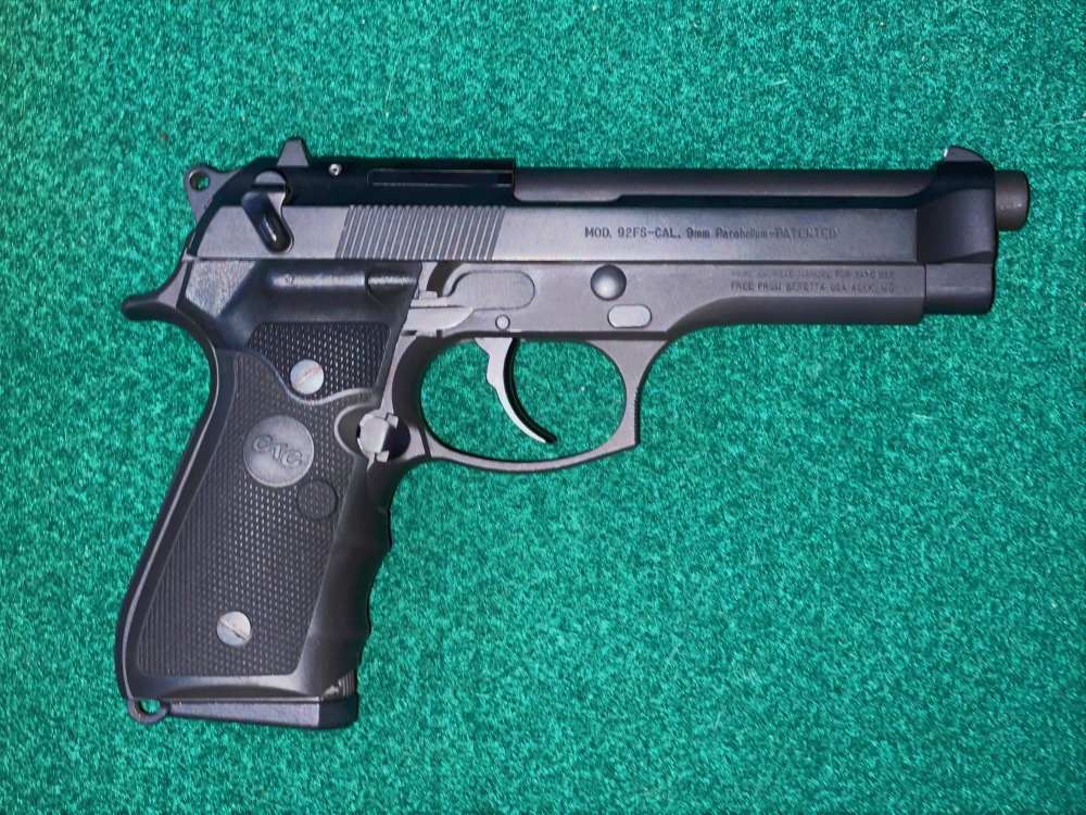 Beretta 92FS 9mm w/Crimson Trace Laser grips, 2 mags, OE case, exc. cond.-img-1