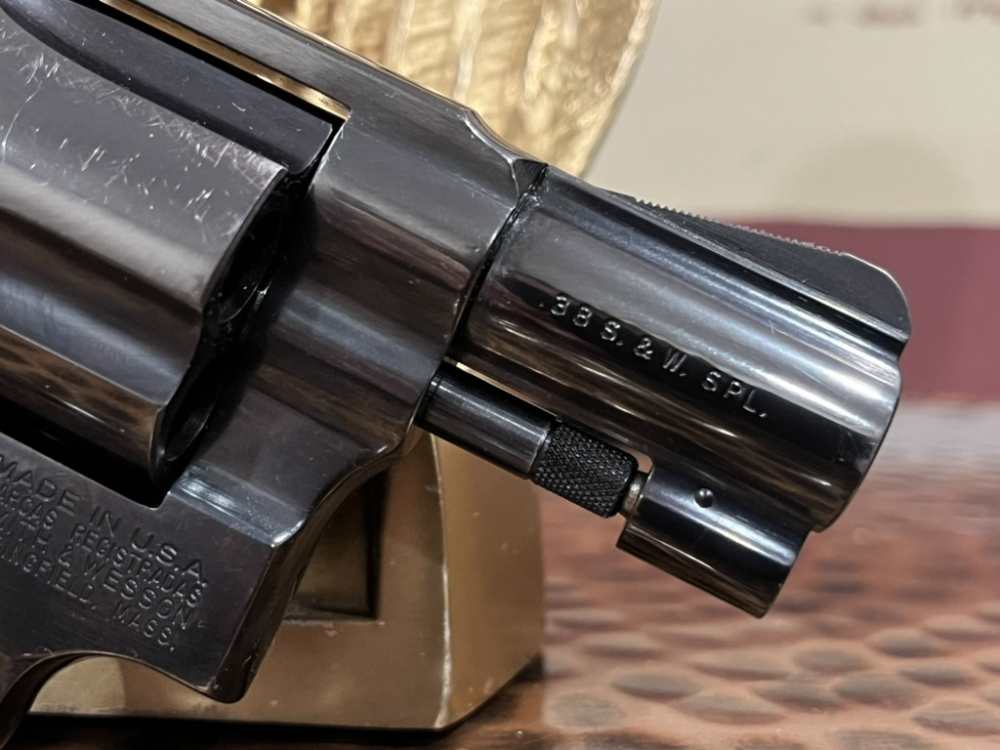 Smith & Wesson Model 36-7 .38 S&W Spl. 2" barrel Chiefs Special Excellent-img-14