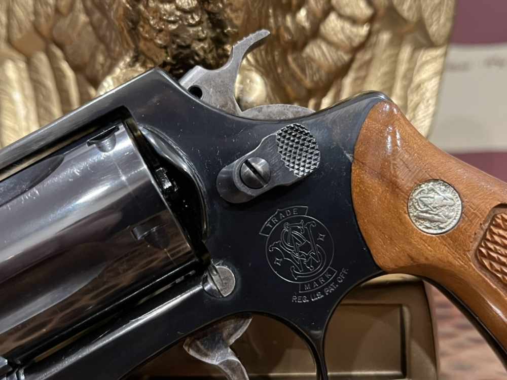 Smith & Wesson Model 36-7 .38 S&W Spl. 2" barrel Chiefs Special Excellent-img-4