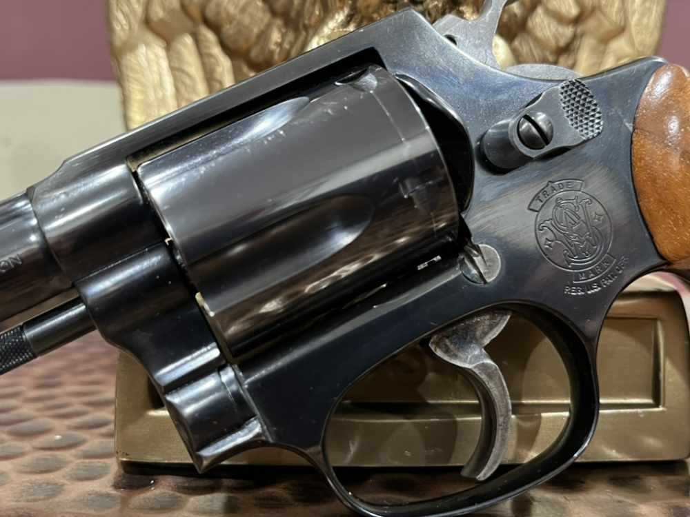 Smith & Wesson Model 36-7 .38 S&W Spl. 2" barrel Chiefs Special Excellent-img-5