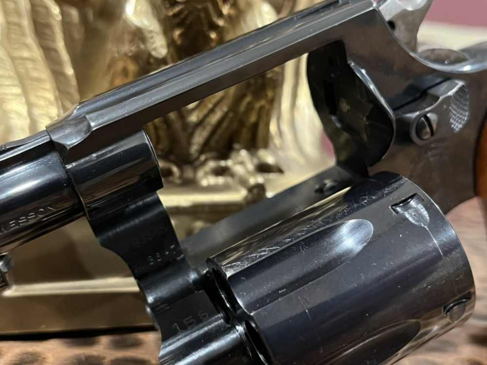 Smith & Wesson Model 36-7 .38 S&W Spl. 2" barrel Chiefs Special Excellent-img-16