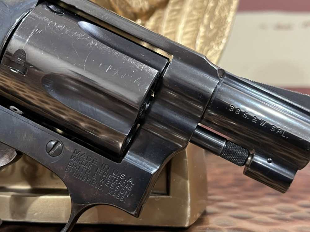 Smith & Wesson Model 36-7 .38 S&W Spl. 2" barrel Chiefs Special Excellent-img-15