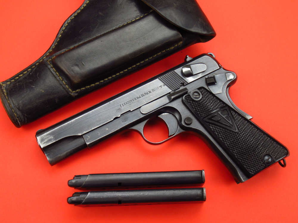 Nice 1941 German - Polish Radom VIS RIG WWII pistol 9mm Luger P38 Steyr-img-0