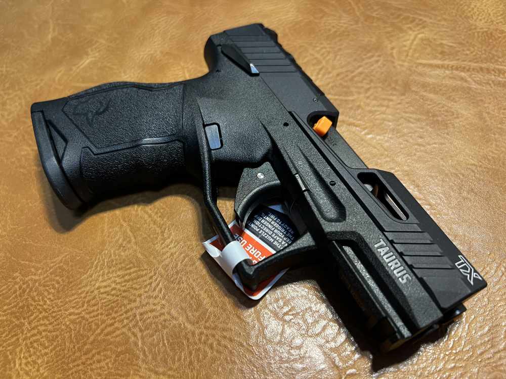 Taurus TX22 Compact TORO Threaded + 3 Extended Mags + 10x FRT Big Bundle -img-5