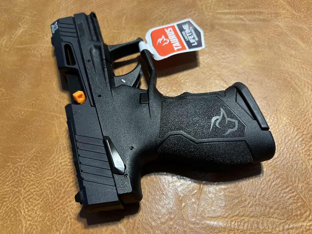Taurus TX22 Compact TORO Threaded + 3 Extended Mags + 10x FRT Big Bundle -img-7