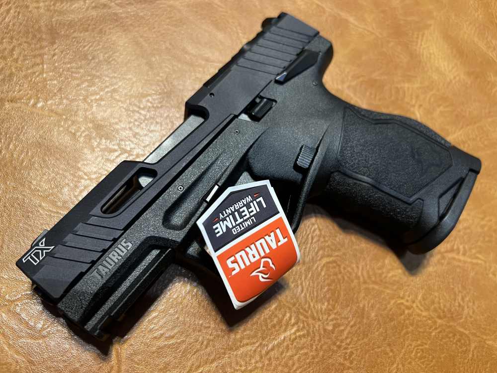 Taurus TX22 Compact TORO Threaded + 3 Extended Mags + 10x FRT Big Bundle -img-4