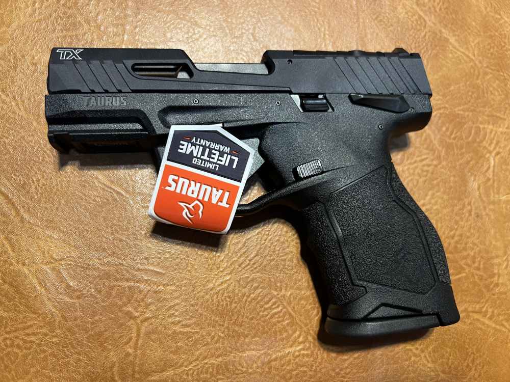 Taurus TX22 Compact TORO Threaded + 3 Extended Mags + 10x FRT Big Bundle -img-3