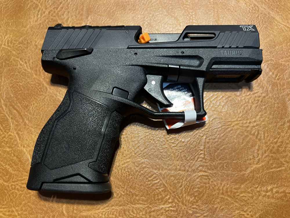 Taurus TX22 Compact TORO Threaded + 3 Extended Mags + 10x FRT Big Bundle -img-2