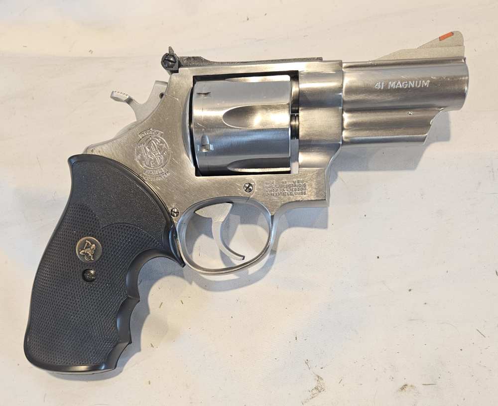 Smith & Wesson 657 No Dash 41 Magnum 3" Snub Nose Mag Stainless 57-img-1