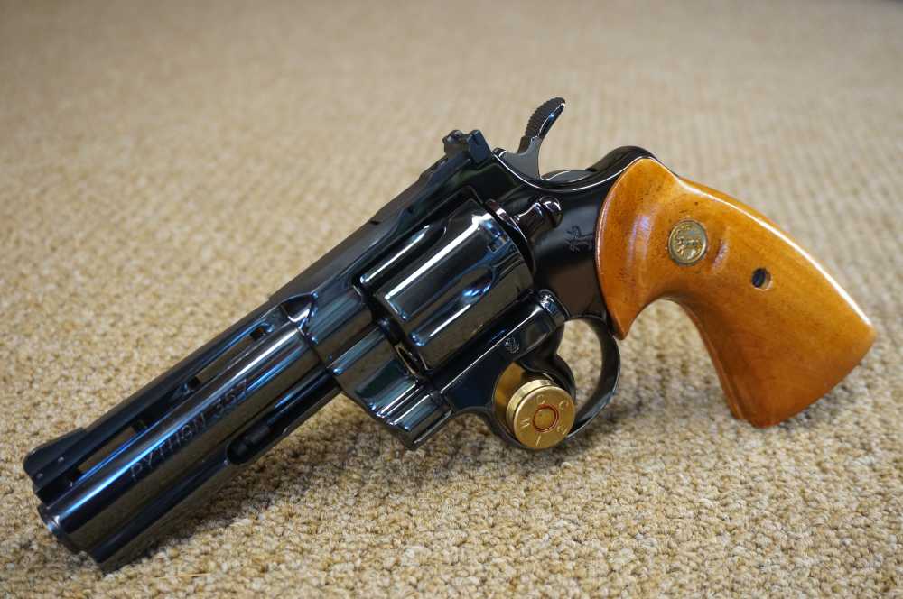 Colt Python 357 Magnum 4" Vent Rib Barrel Royal Blue Mfg. 1968 -img-0
