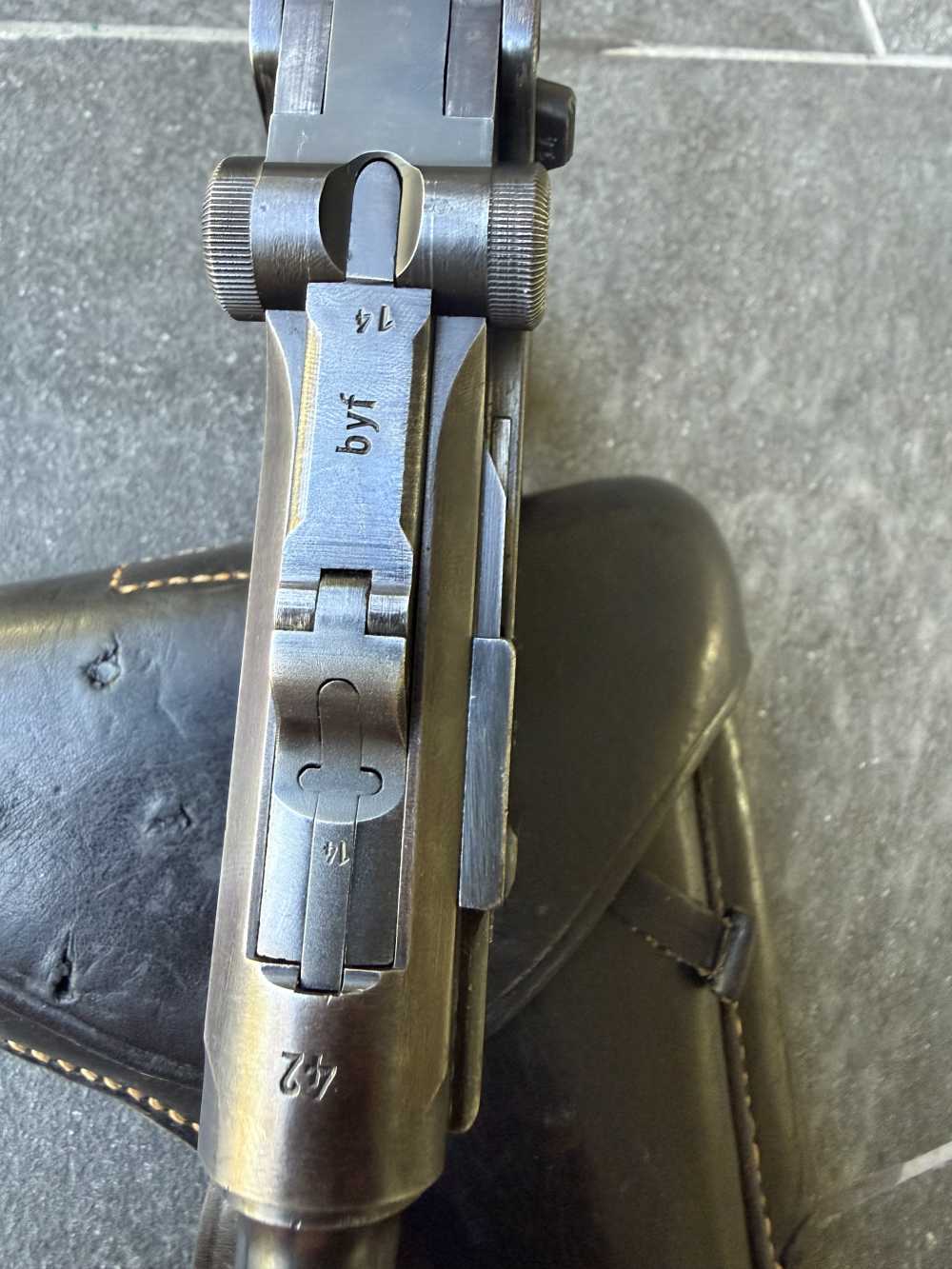 Mauser byf 42 Luger Rig  WWII P08 Pistol, Matching 1942 German Militaria-img-7