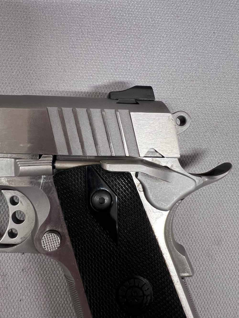 Taurus PT1911 stainless finish 45 ACP 5" barrel black grips white dot sight-img-4