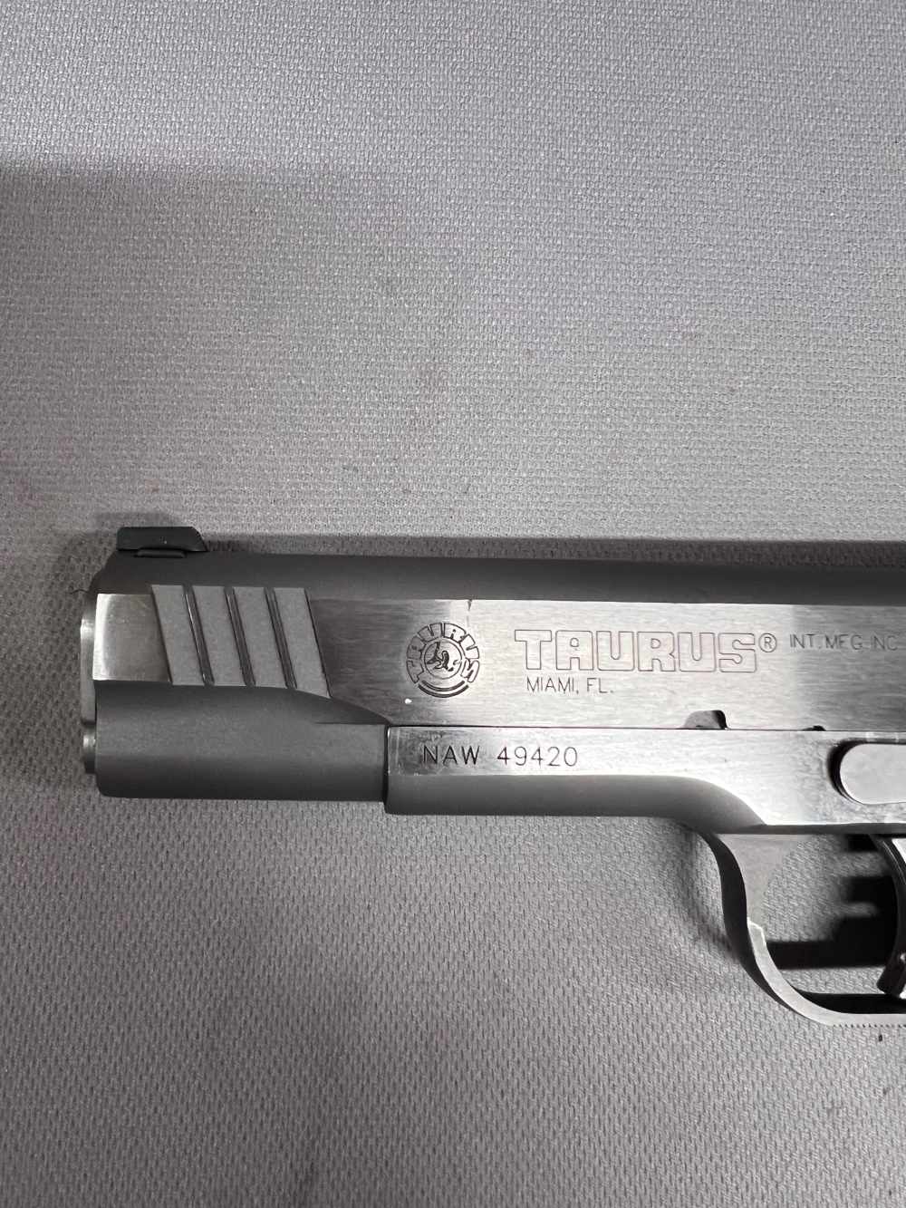 Taurus PT1911 stainless finish 45 ACP 5" barrel black grips white dot sight-img-6