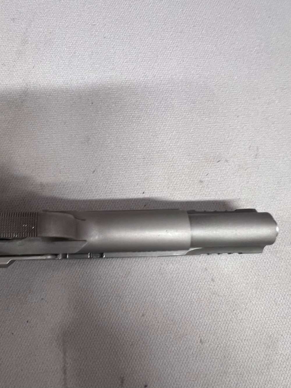 Taurus PT1911 stainless finish 45 ACP 5" barrel black grips white dot sight-img-14