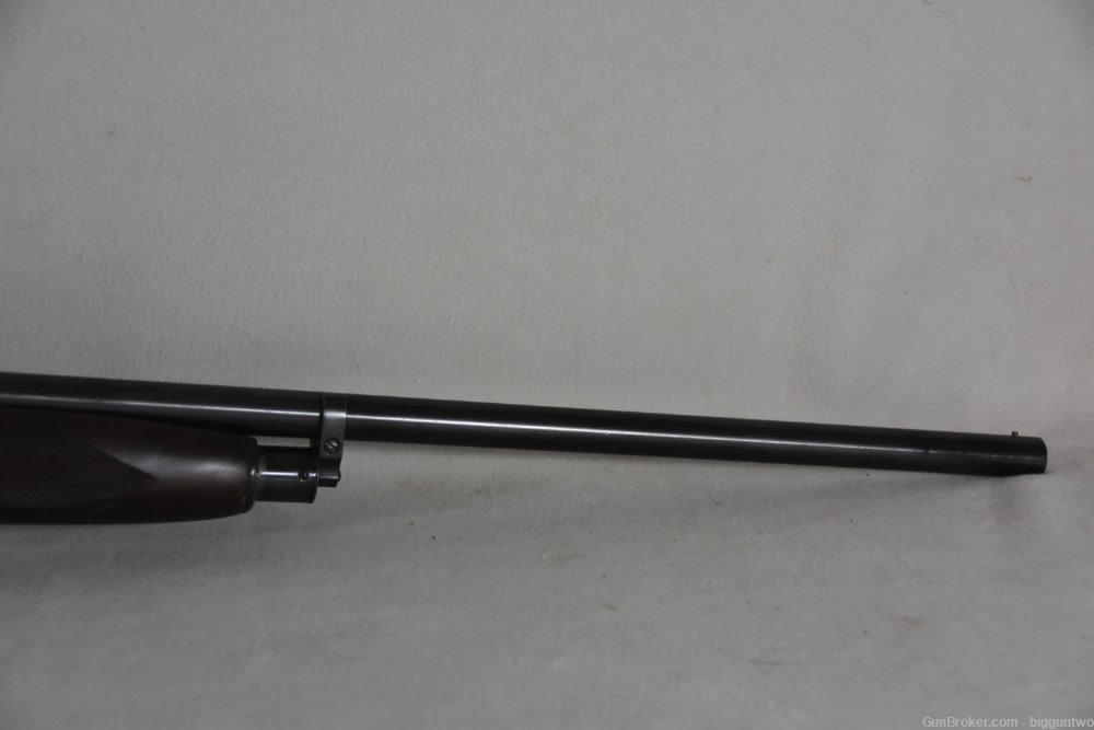 Winchester 25 Pump Action Shotgun in good condition-img-4