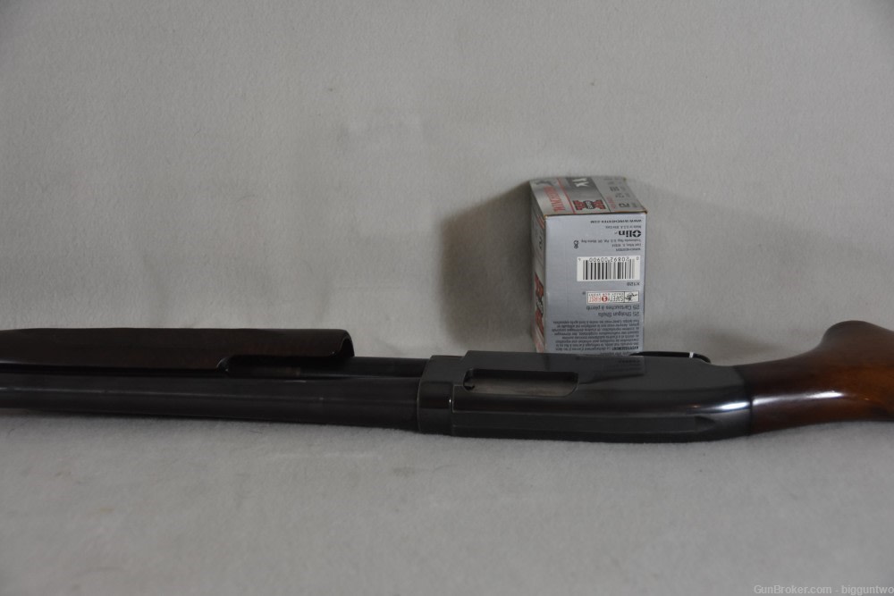 Winchester 25 Pump Action Shotgun in good condition-img-12