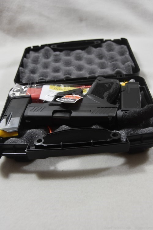 TAURUS GX4 9MM 3.06'' 11-RD SEMI-AUTO PISTOL Brand New in Durable Case -img-3