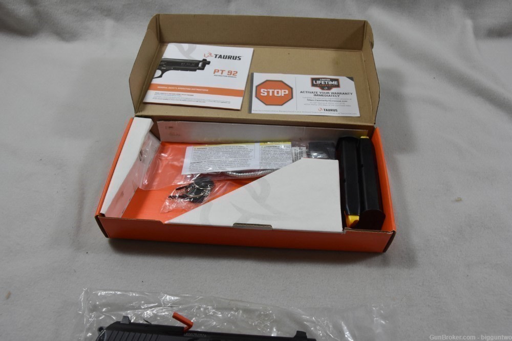 TAURUS PT92 9MM 5'' 17-RD PISTOL Brand New in Box with paper, etc.         -img-4