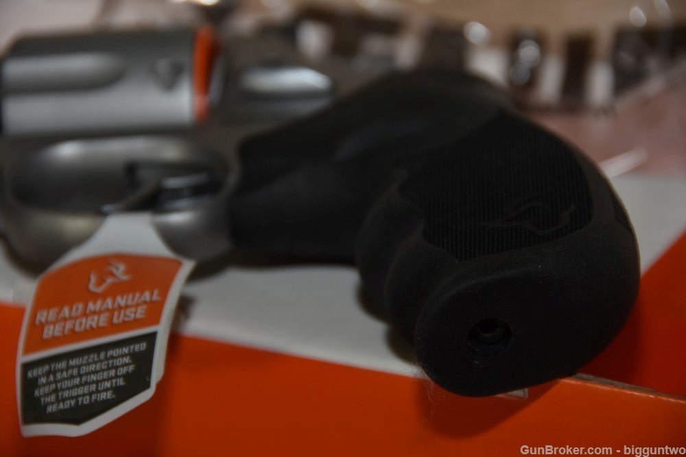 Taurus Model 627 - .357 Mag Revolver Brand New in Box with paper, etc    -img-14