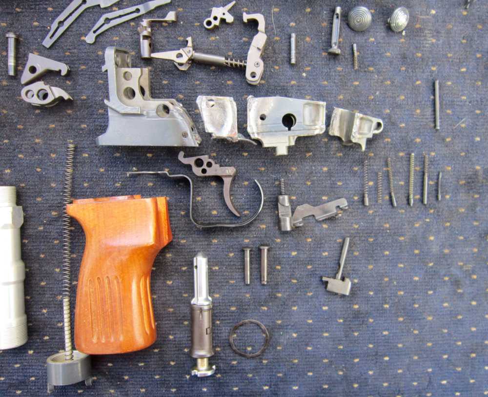 Vz61 Skorpion parts kit w/threaded barrel w/SHOULDER, all the mags,&holster-img-23