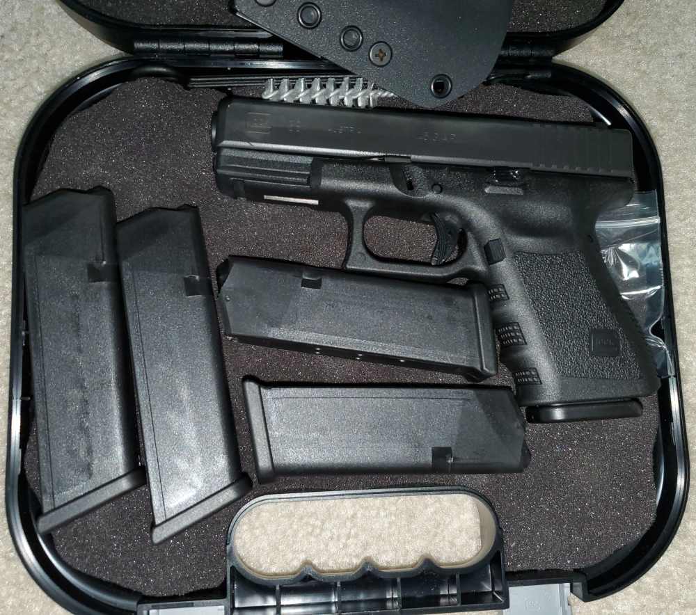 Glock 38 Gently Used in the Box with Extras: 5 mags (3x8/2x10) + 2 holsters-img-2