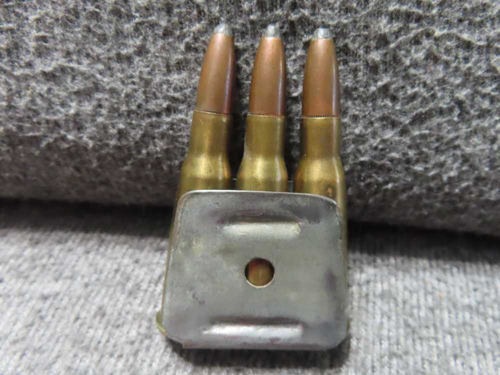 5 ROUNDS OF "REM-UMC" M ADE 8mm LEBEL AMMO & ORIGINAL 3 SHOT CLIP-img-1