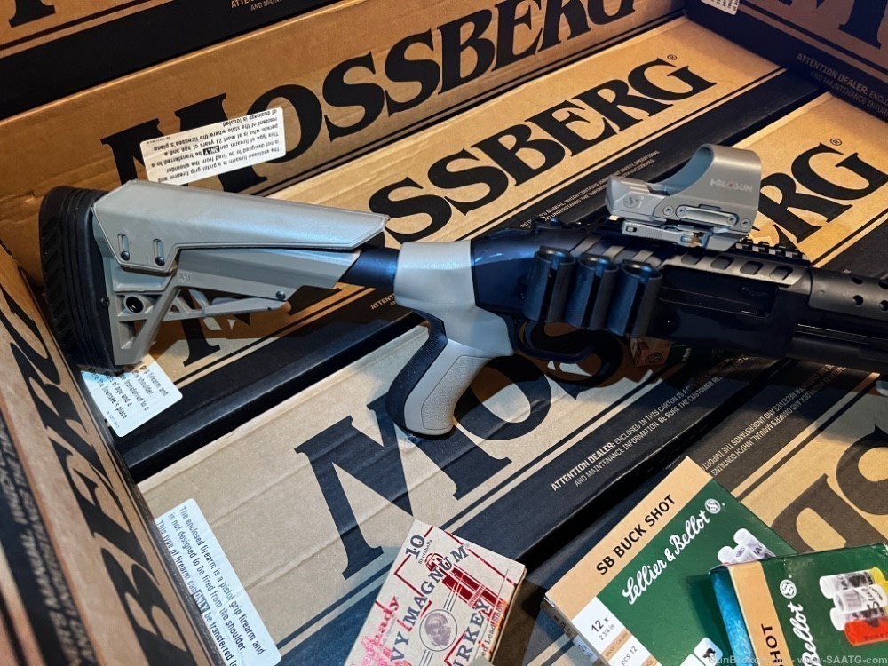 *LAST ONE Mossberg Tactical Defense Riot Assault 12 gauge Shotgun FDE-img-8