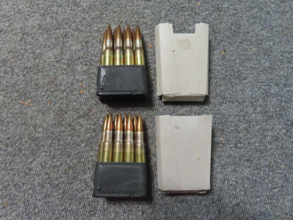 32 ROUNDS & (4) M1 GARAND EN BLOC CLIPS OF 30/06 AMMO-CLEAN-img-1